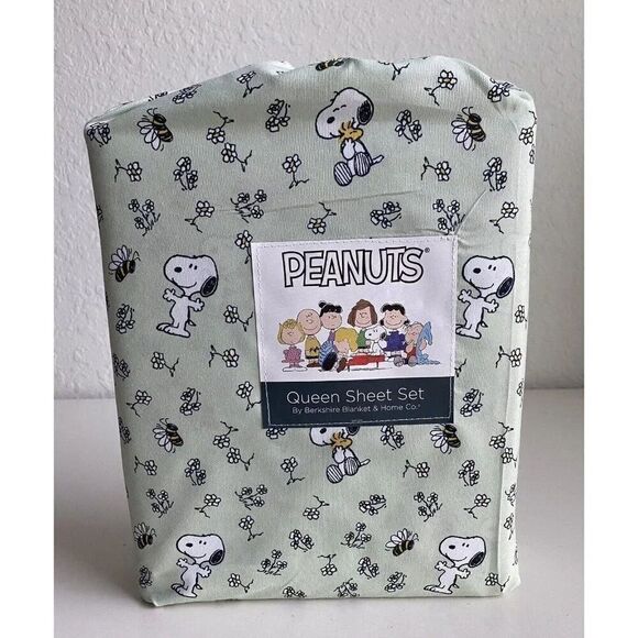 Peanuts Snoopy Woodstock Floral Green Spring Queen Size Soft Sheet Set Bees NEW - Picture 1 of 11